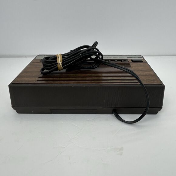 General Electric GE 7-4624A AM/FM Digital Alarm Clock Radio Wood Grain Finish - Picture 4 of 13